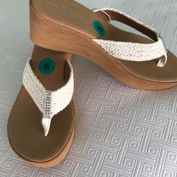 Sandals - Picture 2 of 4